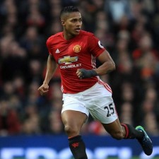 Antonio Valencia pomaže Manchester Unitedu 3-0 pobijediti Stoke City